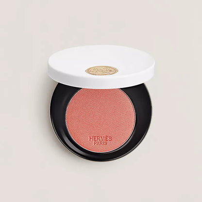 Silky blush powder