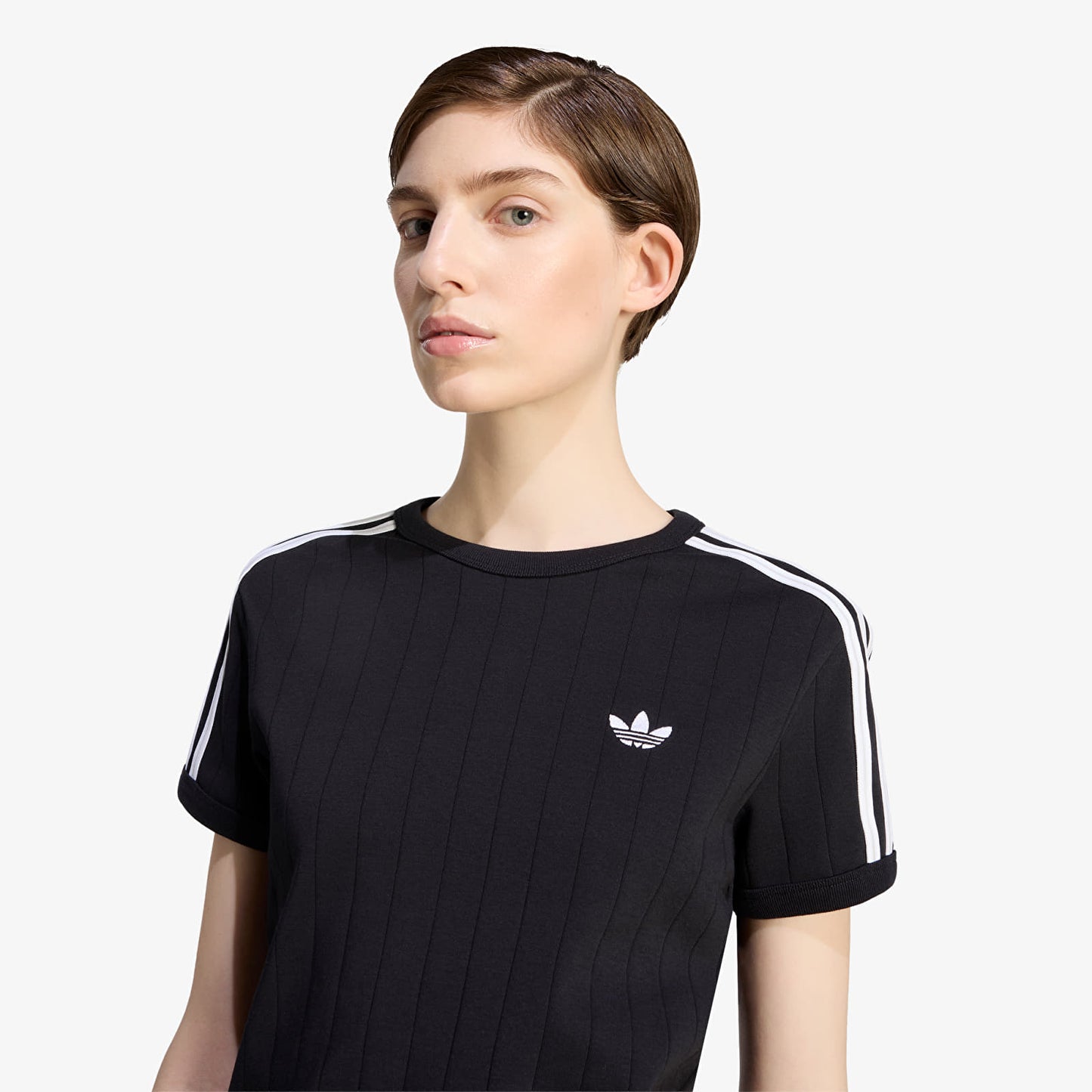 PINSTRIPE SHORT SLEEVE SLIM TEE