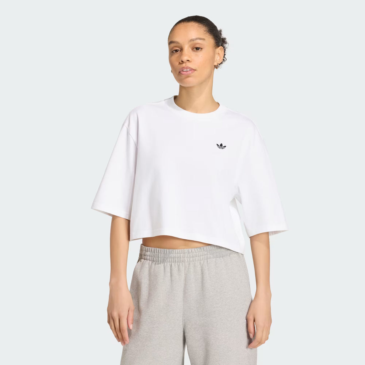ESSENTIALS CROP TEE