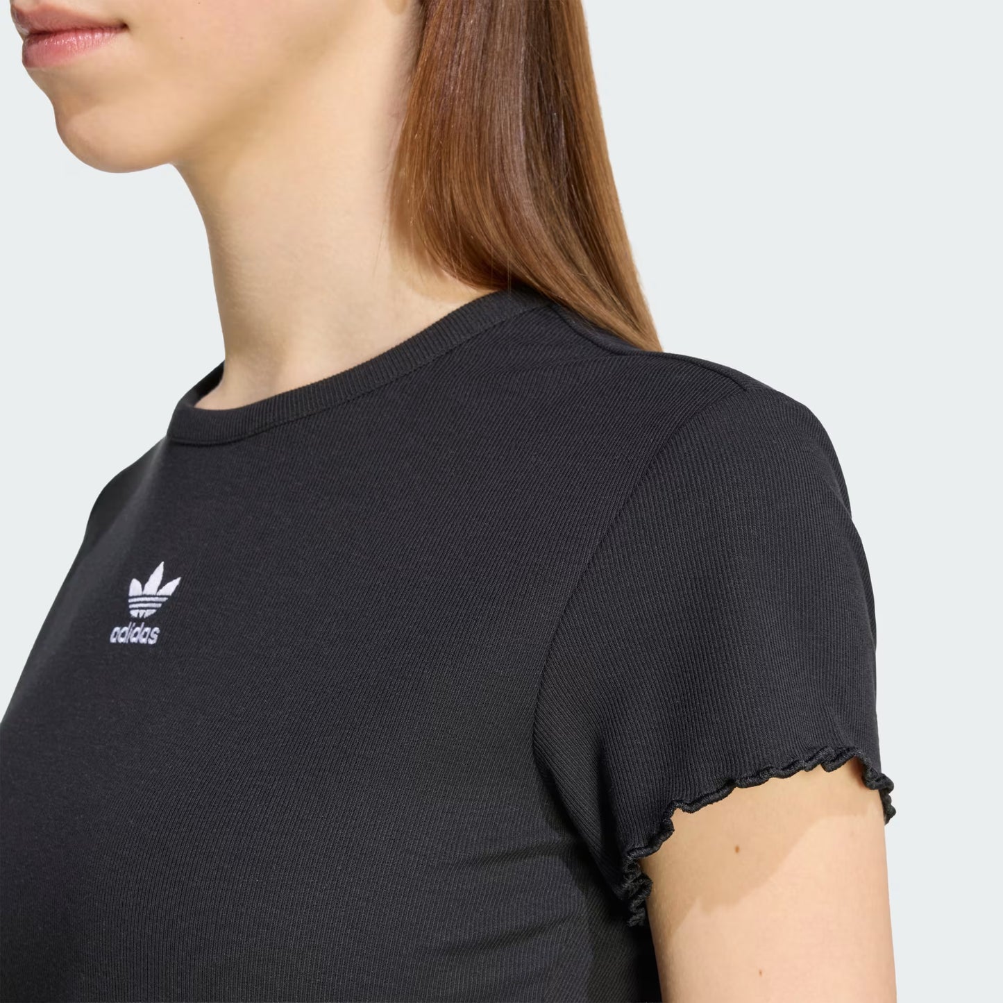 ESSENTIALS SCALLOPED EDGE BABY TEE