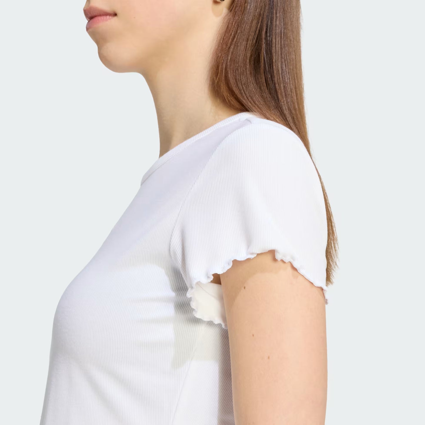 ESSENTIALS SCALLOPED EDGE BABY TEE