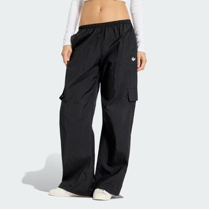 ESSENTIALS WOVEN PANT