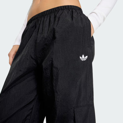 ESSENTIALS WOVEN PANT