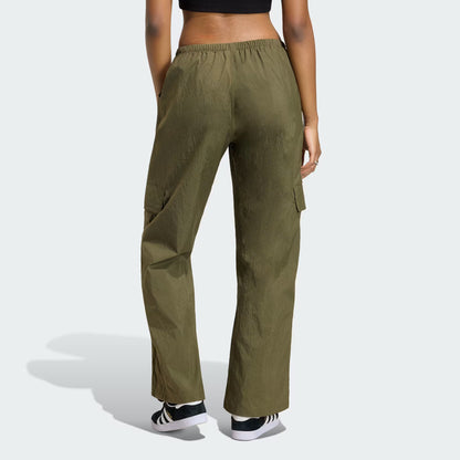 ESSENTIALS WOVEN PANT