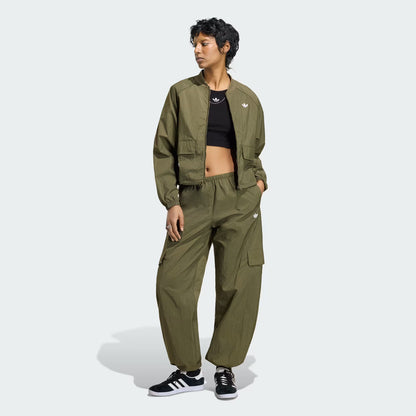 ESSENTIALS WOVEN PANT