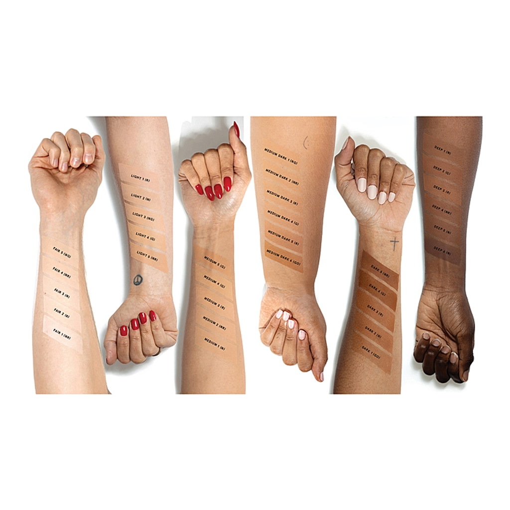 Turn Up The Base Versatile Powder Foundation