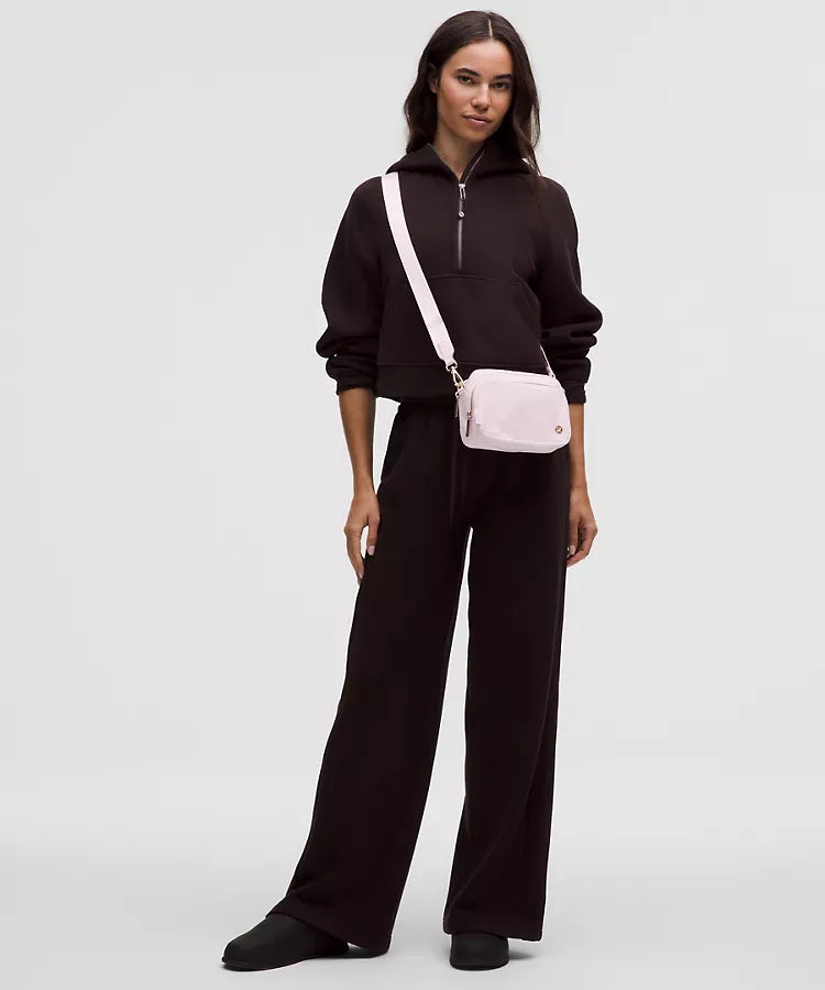 Everywhere Crossbody Bag 2L Metal Hardware