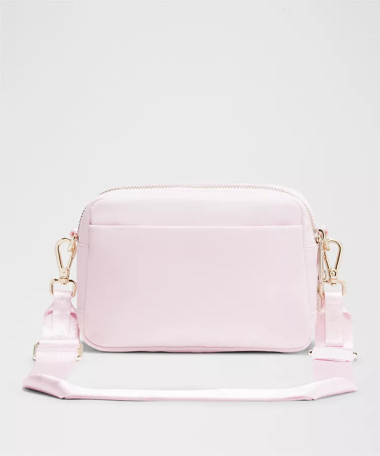 Everywhere Crossbody Bag 2L Metal Hardware