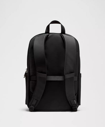 Everywhere Backpack 22L Metal Hardware