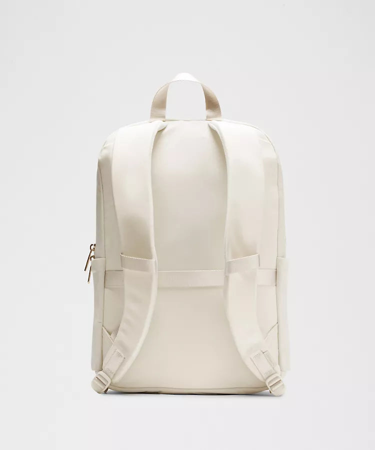 Everywhere Backpack 22L Metal Hardware