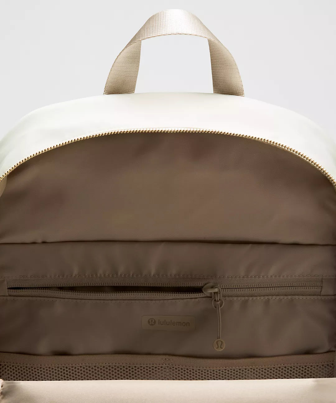 Everywhere Backpack 22L Metal Hardware