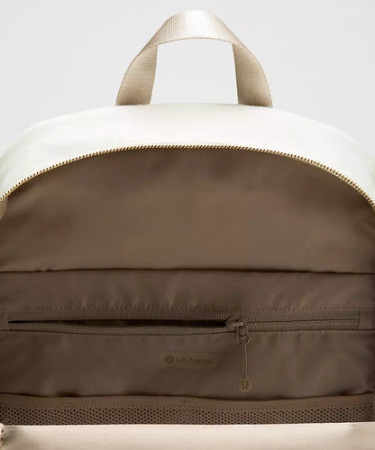 Everywhere Backpack 22L Metal Hardware