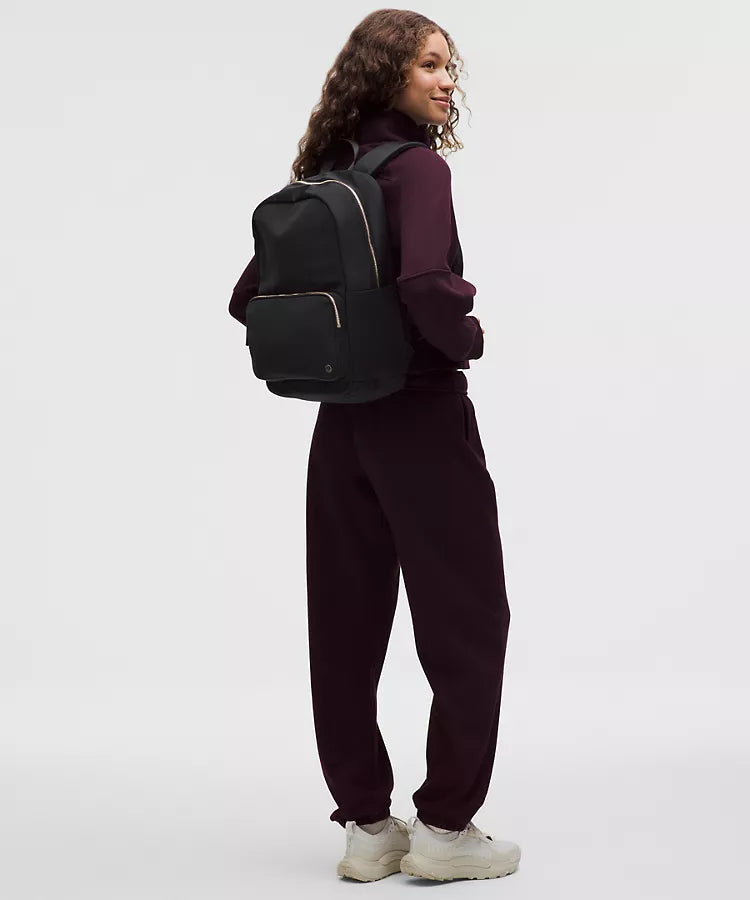 Everywhere Backpack 22L Metal Hardware