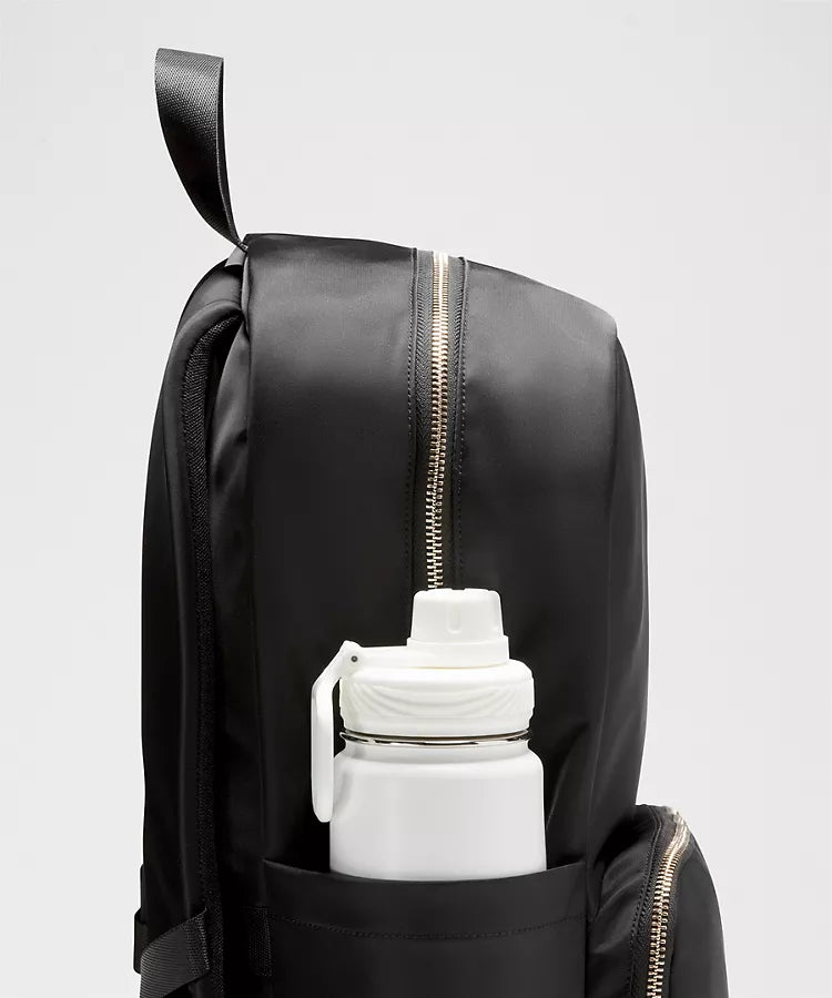 Everywhere Backpack 22L Metal Hardware