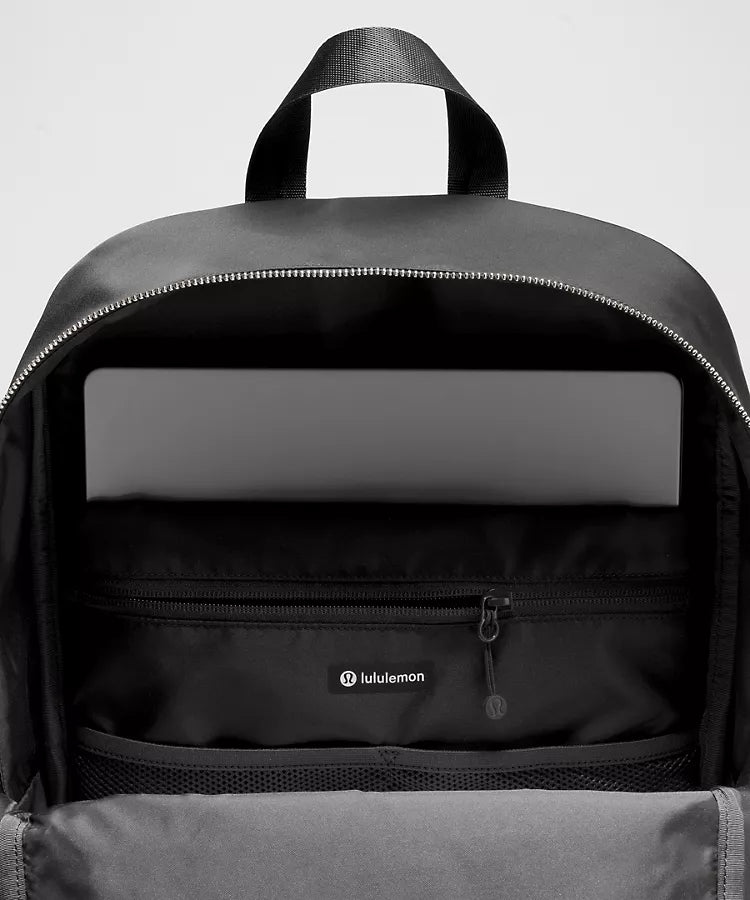 Everywhere Backpack 22L Metal Hardware