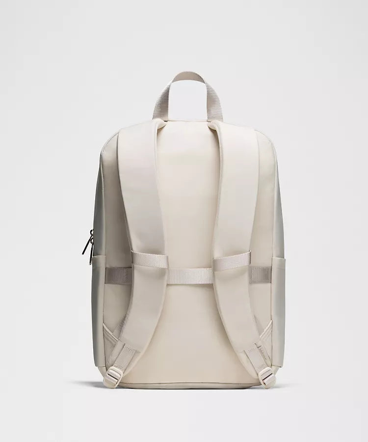 Everywhere Backpack 22L Metal Hardware