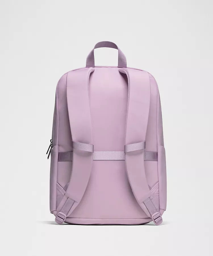 Everywhere Backpack 22L Metal Hardware