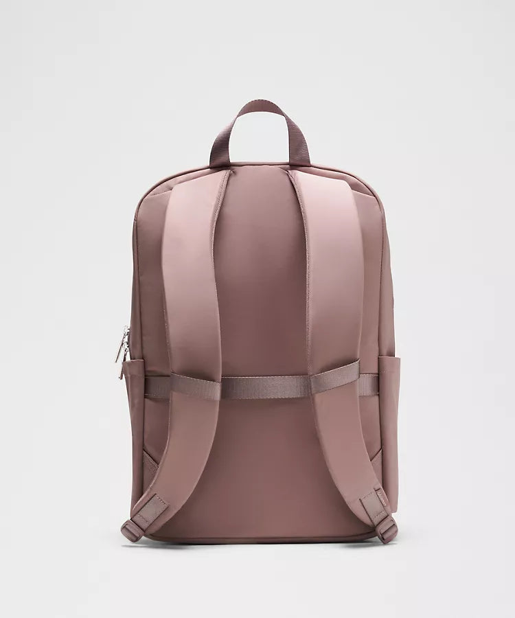 Everywhere Backpack 22L Metal Hardware