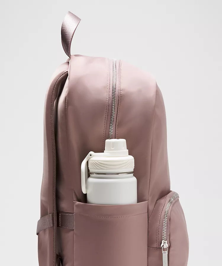 Everywhere Backpack 22L Metal Hardware