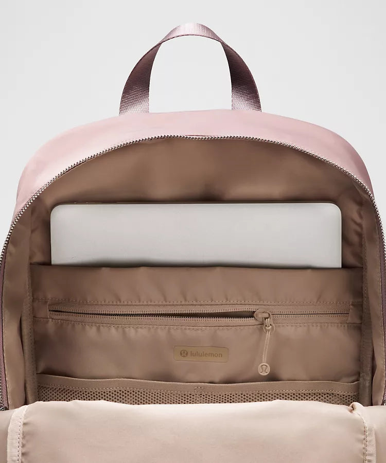 Everywhere Backpack 22L Metal Hardware