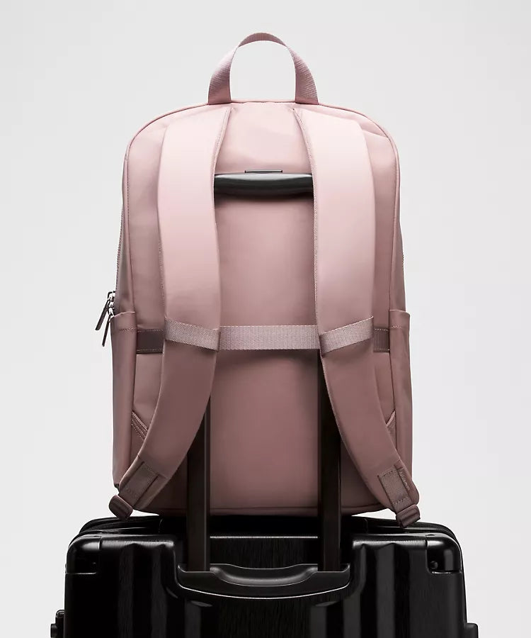 Everywhere Backpack 22L Metal Hardware