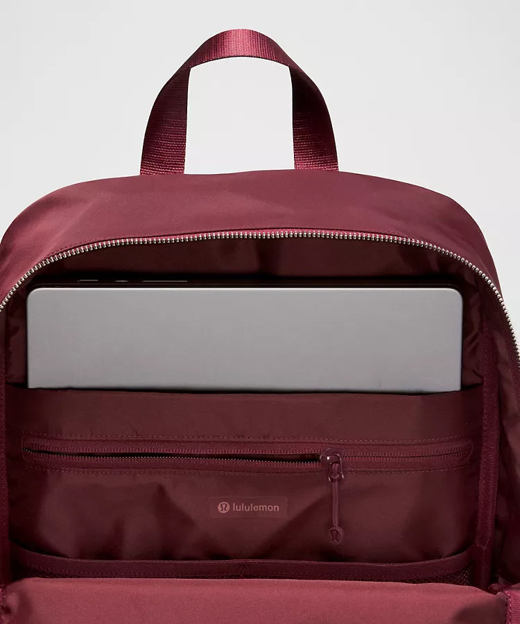 Everywhere Backpack 22L Metal Hardware