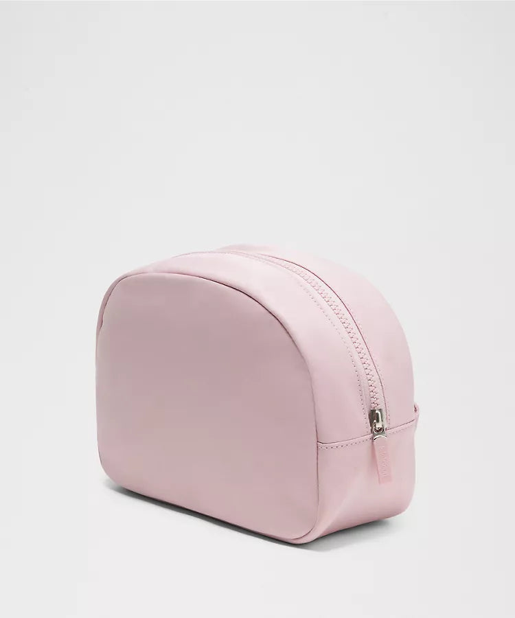 City Essentials Pouch 4L