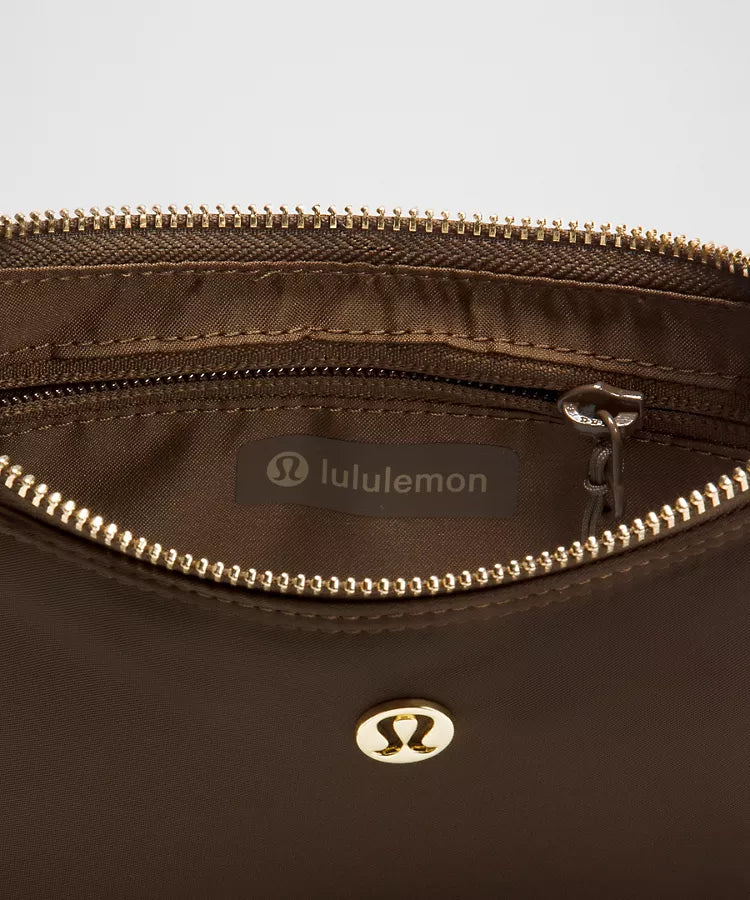 City Essentials Mini Shoulder Bag 1L