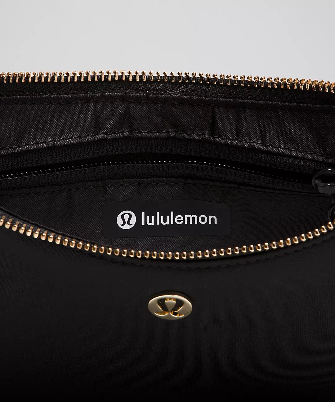 City Essentials Mini Shoulder Bag 1L