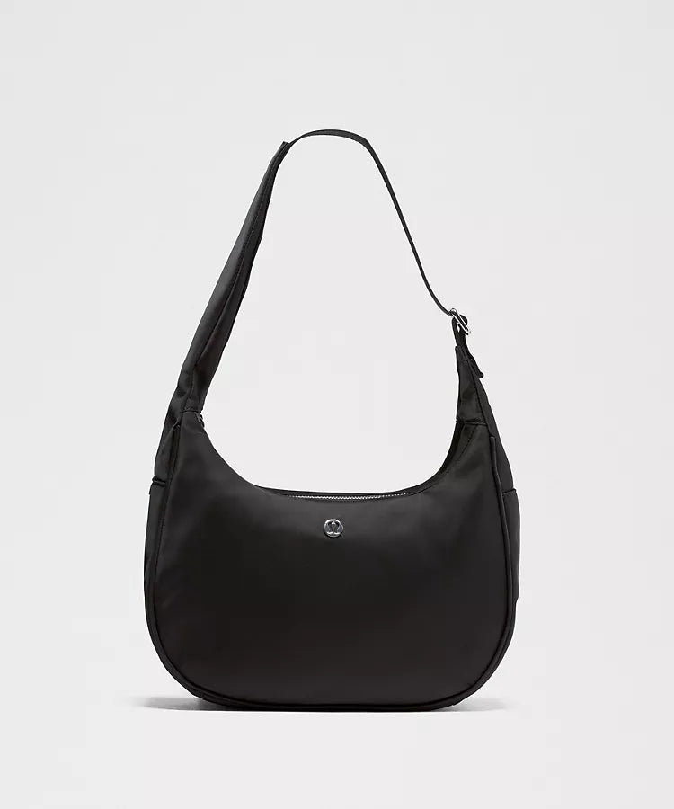 City Essentials Shoulder Bag 4L