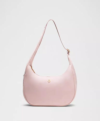 City Essentials Shoulder Bag 4L