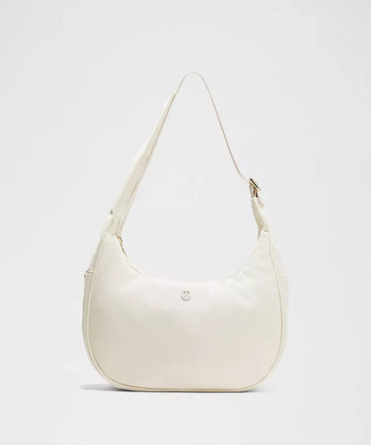 City Essentials Shoulder Bag 4L