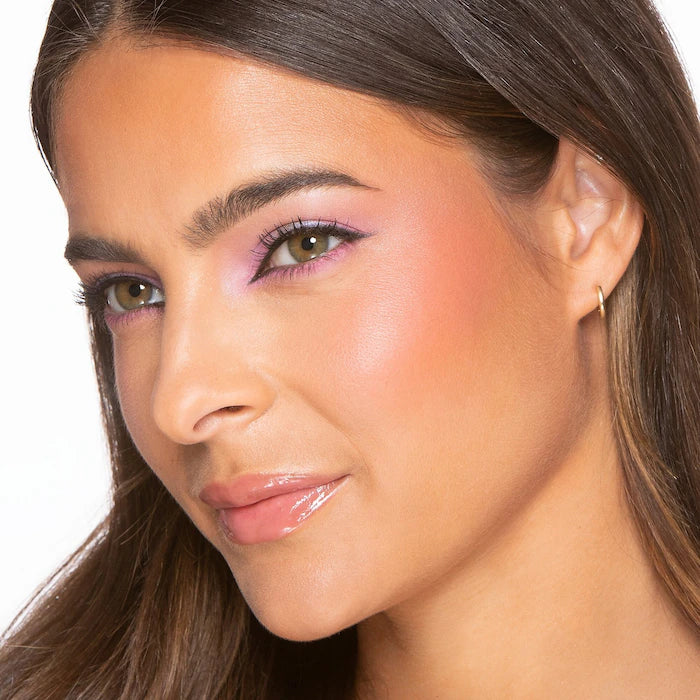 Cloud Crush Blurring Powder Blush