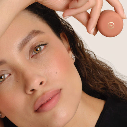 Dolci Blush Smoothing Cream-to-Powder Soft-Matte Balm